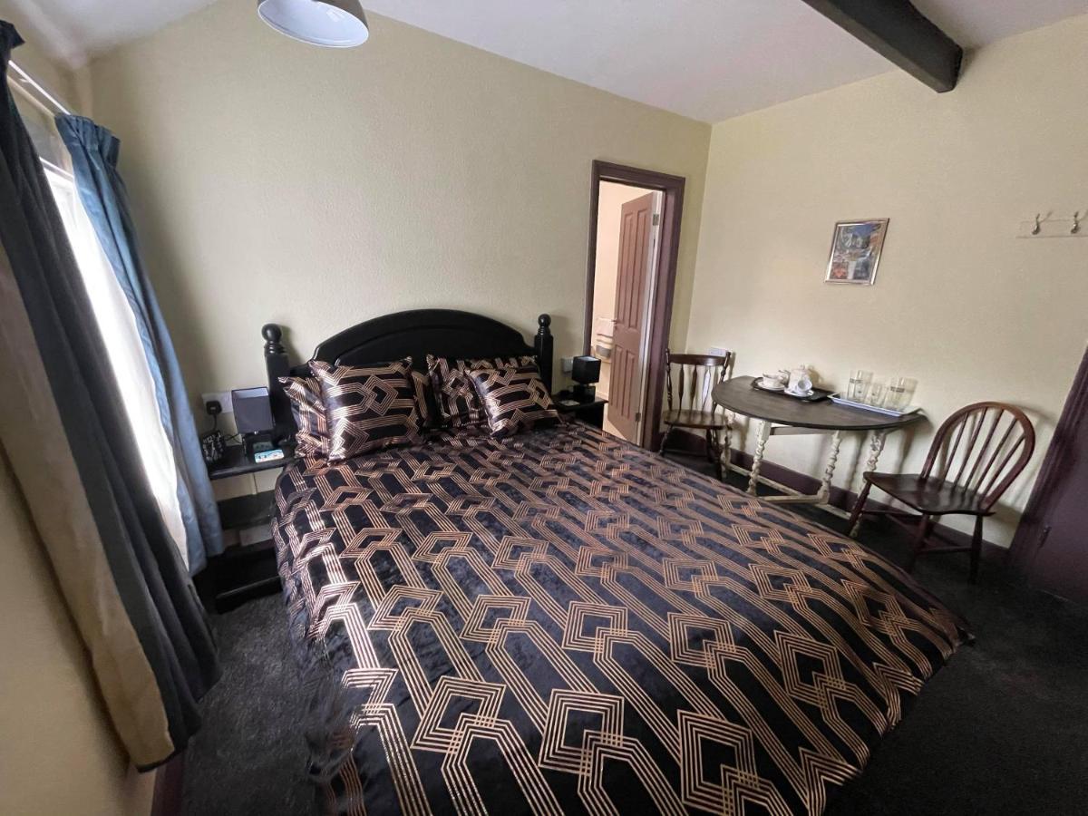 The Kings Arms Inn Stratton  Экстерьер фото