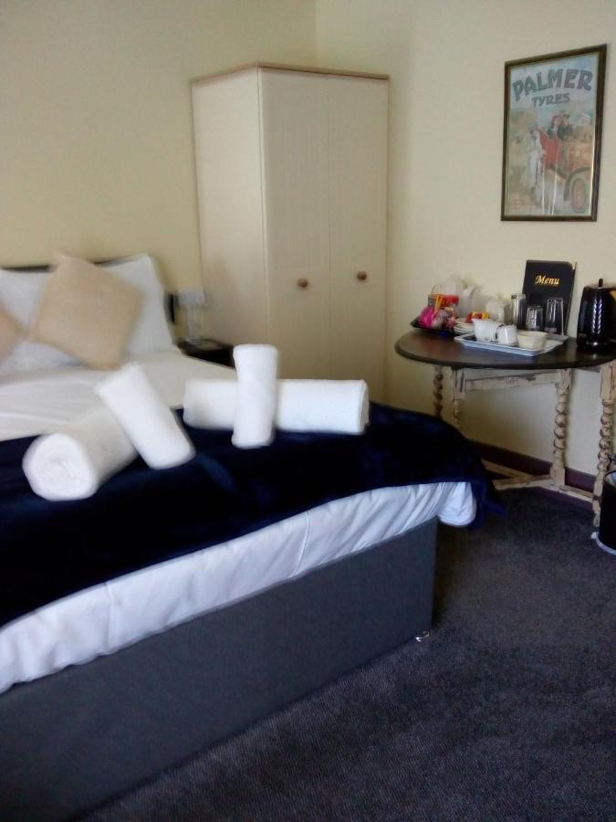 The Kings Arms Inn Stratton  Экстерьер фото