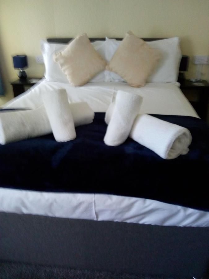 The Kings Arms Inn Stratton  Экстерьер фото