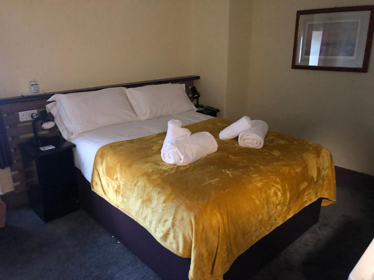 The Kings Arms Inn Stratton  Экстерьер фото