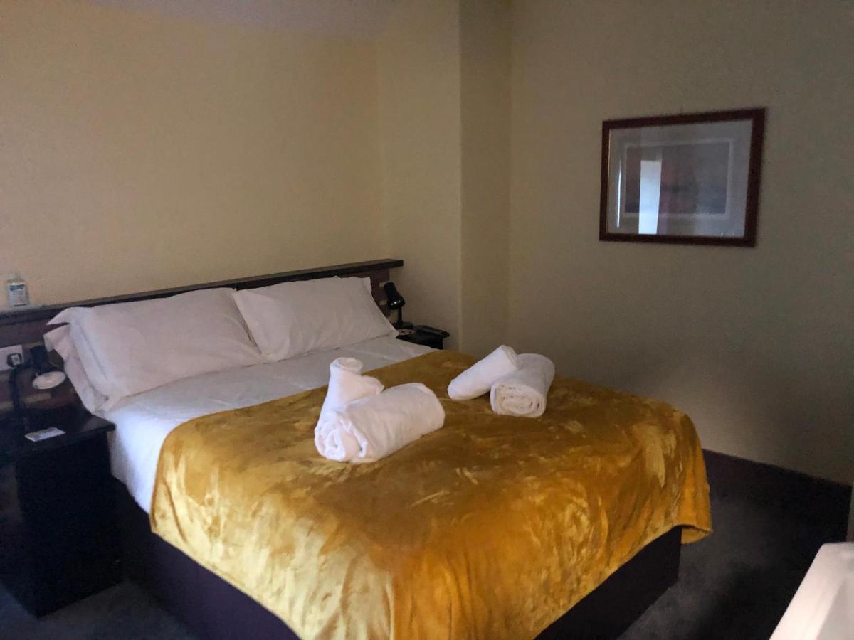 The Kings Arms Inn Stratton  Экстерьер фото