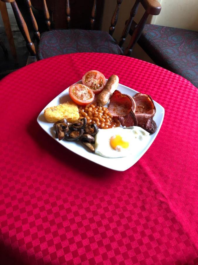 The Kings Arms Inn Stratton  Экстерьер фото